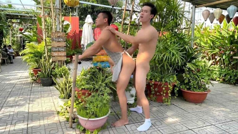 David_lychan fuck the Waiter